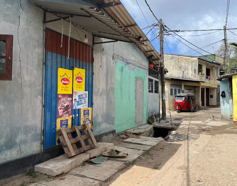 closed shop in a colombo settlement
